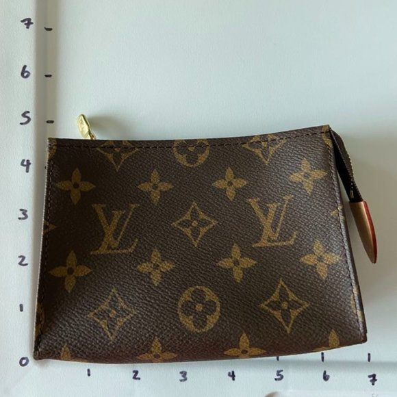 Louis Vuitton Toiletry Pouch 15 - Picture 1 of 11